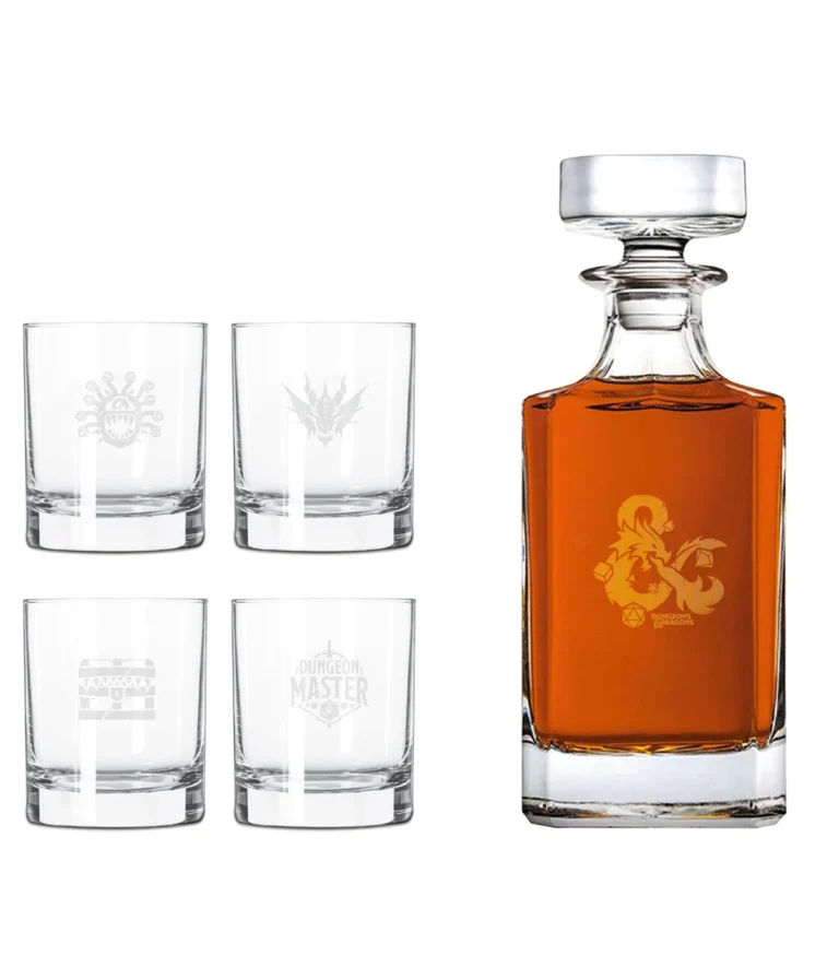 DUNGEONS & DRAGONS - Set with 4 engraved whiskey glasses