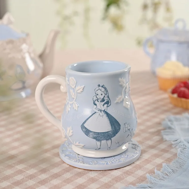 ALICE IN WONDERLAND - Alice - Embossed Mug 350ml